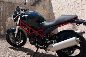 Ducati Monster 695