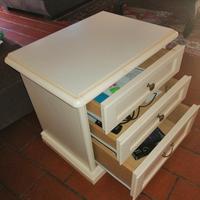 Cassettone + Comodino abbinati bianchi