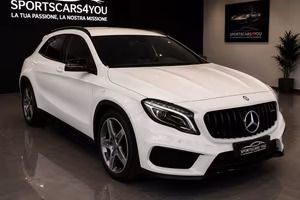 MERCEDES-BENZ GLA 200 AMG