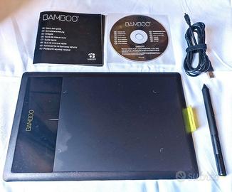 Tavola con Penna Grafica