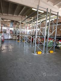 scaffali industriali