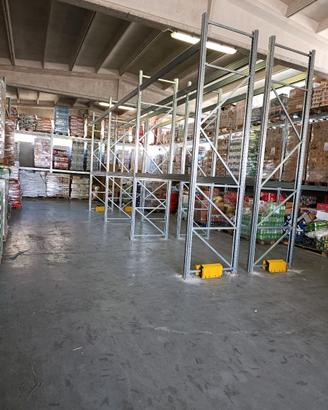 scaffali industriali
