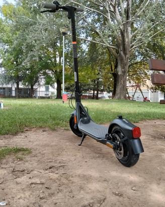 Monopattino Elettrico Ninebot Segway F25E+ ricambi