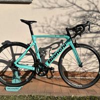 BICICLETTA DA CORSA BIANCHI TAGLIA 57