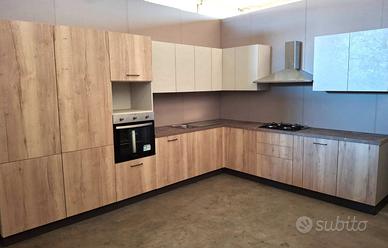 Cucina unico pz metà prezzo nuova di mostra