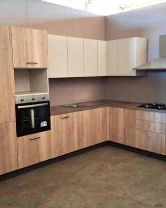 Cucina unico pz metà prezzo nuova di mostra