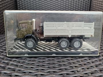 Modellino Camion Militare KAMAZ 4310 1:43