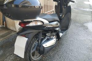 Scooter  con bauletto