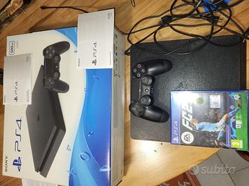 PS4 con disco da 500GB + FIFA24 e altri 10 giochi