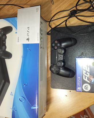PS4 con disco da 500GB + FIFA24 e altri 10 giochi