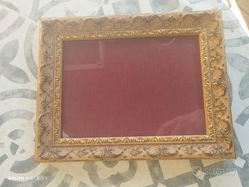 Cornice Vintage Intagliata in Legno Dorato 