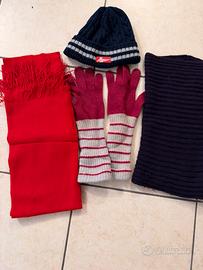 Lotto sciarpa cappello guanti