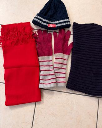 Lotto sciarpa cappello guanti