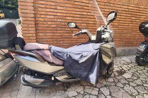G DINK 300i + Scudo termico Tucano + Bauletto 42l