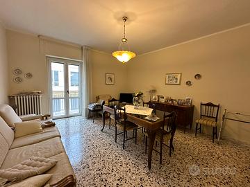 Appartamento arredato zona semi centrale
