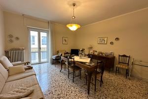 Appartamento arredato zona semi centrale