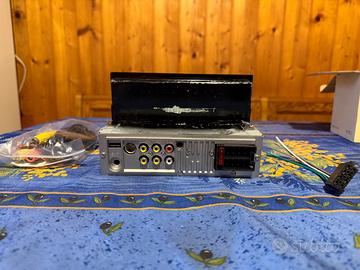 Autoradio con display