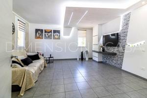 Villa di 215 m² con più di 5 locali e box auto a S