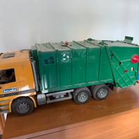 Camion Mercedes spazzatura bruder