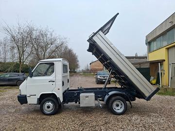 Nissan TRADE 100 Ribaltabile Trilaterale 3.0 TD