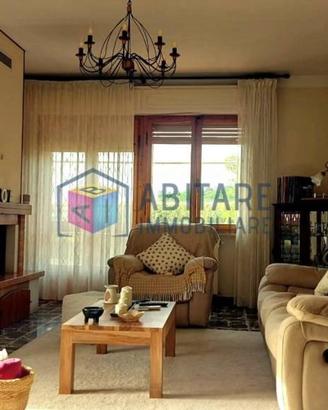 Appartamento di 181 m² con più di 5 locali e box a