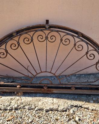 inferriata ad arco con elaborazione 