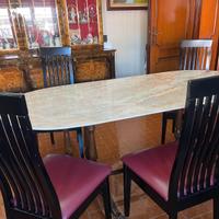 tavolo con ripiano in marmo rosa Portogallo