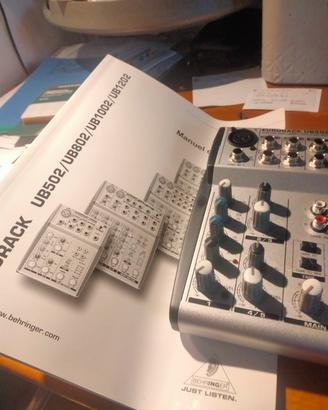 mixer behringer ub 502