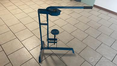 Tappatrice bottiglie per tappi do sughero