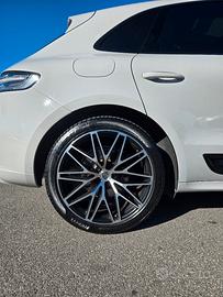 porsche macan t