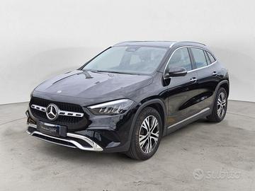 Mercedes-Benz GLA 180 Progressive Advanced Pl...