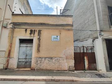 Altamura, casa singola o suolo edificabile mq. 127