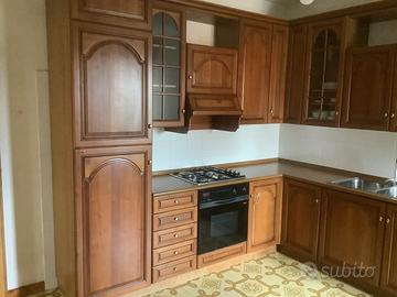 Scavalino Cucina di Legna 290x270 cm  come nuovo