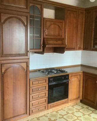 Scavalino Cucina di Legna 290x270 cm  come nuovo