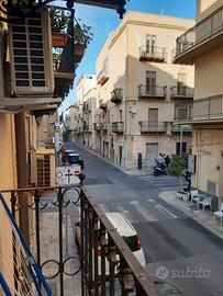 Monolocale Arredato con Balcone e Garage