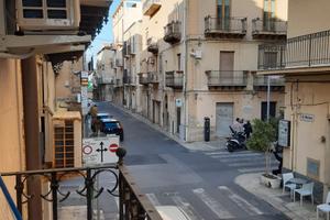 Monolocale Arredato con Balcone e Garage