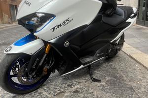 Yamaha Tmax 560