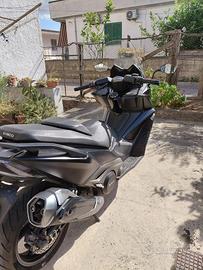 Kymco   Ak 550