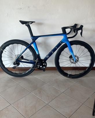 Bici da corsa in carbonio taglia M shimano 105 di2
