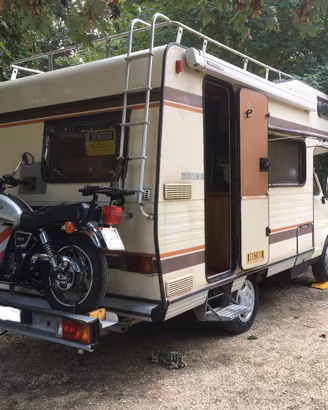 Camper Hymer con portamoto omologato