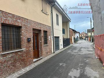 Immobile di 40 m² a Zeccone
