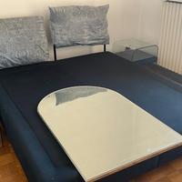 letto matrimoniale design blu 