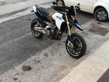 Aprilia Dorsoduro 750