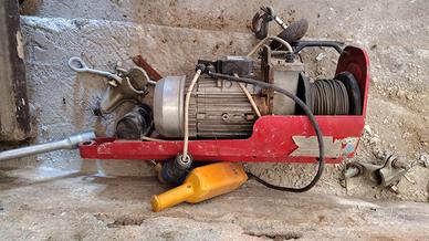 montacarichi elettrico 