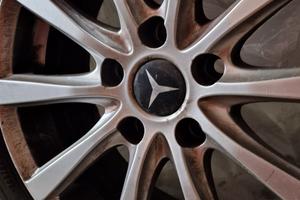 gomme da neve  su cerchi mercedes del 16