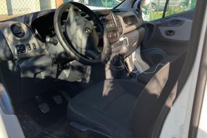 FURGONE Renault TRAFIC usato