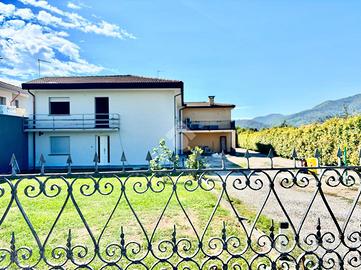 VILLA A SCHIERA A TORREGLIA
