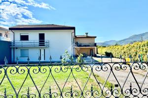 VILLA A SCHIERA A TORREGLIA