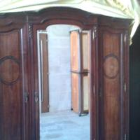 Armadio in ciliegio e noce