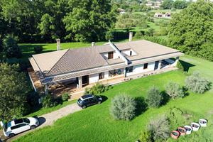 PORZIONE DI BIFAMILIARE A BRACCIANO